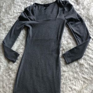 Revamped ruffled shoulder dress size M